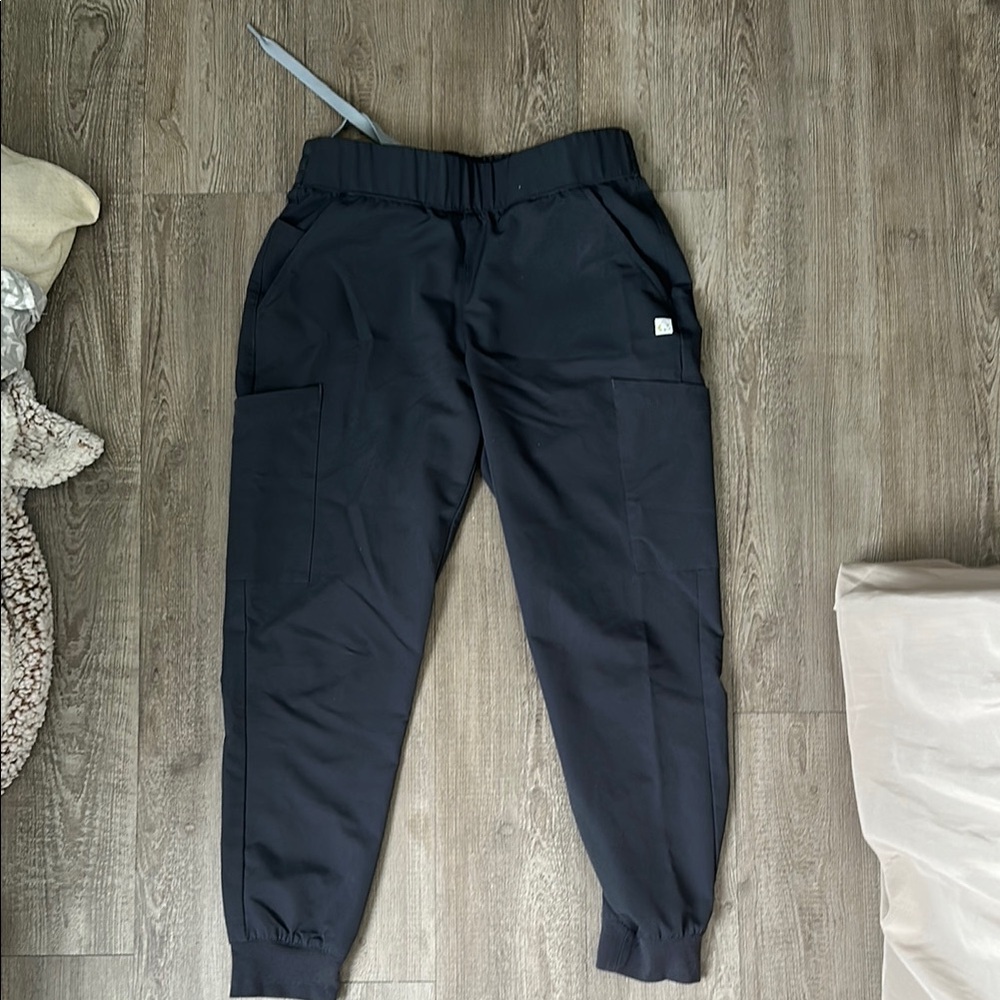 Pewter Jogger Pant scrubs size Small Petite